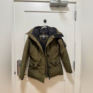 Canada Goose Medium Montebello Parka Heritage in Military Green